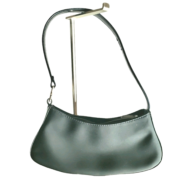 Liz Claiborne Handbags - ❤️ Liz Claiborne Women's Black Bag